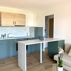 https://appartement-le-fabregas-4-pers-vue-mer.fr-provencehotel.com