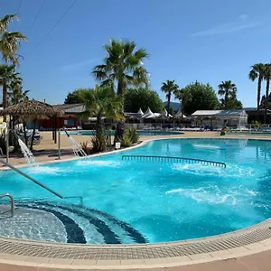 https://camping-le-montourey-frejus-83600.fr-provencehotel.com